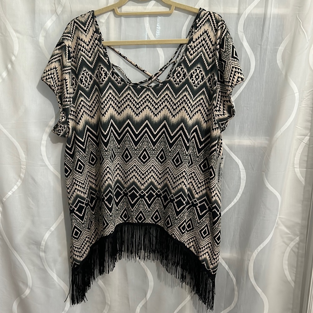 Roommates Black & Tan Short Sleeve Fringe Hem Top, Size 3X